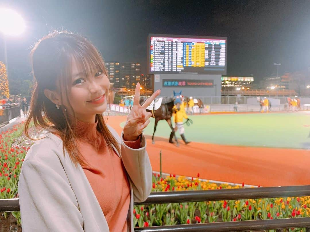 阿久津真央さんのインスタグラム写真 - (阿久津真央Instagram)「大井競馬場にこないだ行ってきたよー🐴🎄 イルミネーションが冬バージョンなってて更にかわいかったぁ🤩☃️」12月5日 12時13分 - akutsumao