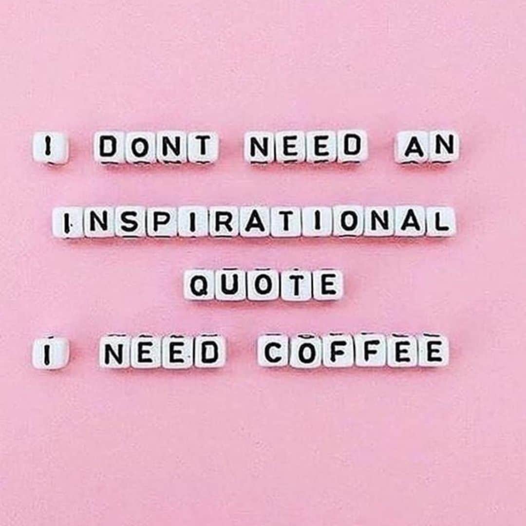 カリーヌ・ロワトフェルドのインスタグラム：「Of course, morning routine 💓 @purpleclvr」