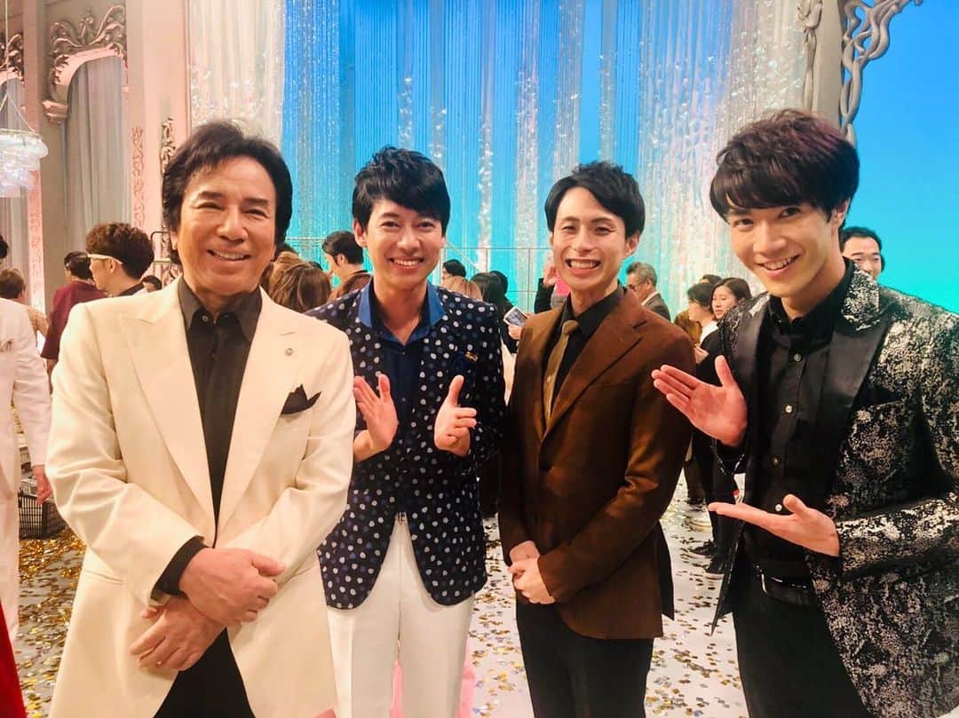 松阪ゆうきのインスタグラム：「BS朝日 『日本の名曲 世界の名曲 人生、歌がある』生放送5時間スペシャル📺ご覧くださいました皆さまありがとうございました＾＾ 人生一路からお正月まで全67曲。  わたくしは、 令和夢追い太鼓、 クリスマスイブ、 カサブランカダンディー。 歌わせていただきました。  歌手の大先輩方の素晴らしいパフォーマンスをずっと目の前で拝見出来て幸せでした。また来年も出られるように頑張って歌っていきます🎤 これからも応援📣宜しくお願いします💕ゆうき  #bs朝日 #人生歌がある #5時間生放送 #日本の名曲世界の名曲人生歌がある #次は8日 #nhkbsプレミアム #生放送 #新bs日本のうた  #布施明 さん #林部智史 さん #中澤卓也 さん #島津悦子 さん #竹島宏 さん #東京力車 さん #市川由紀乃 さん #ベイビーブー さん#喜楽座 の皆さん #ありがとうございました #多謝」