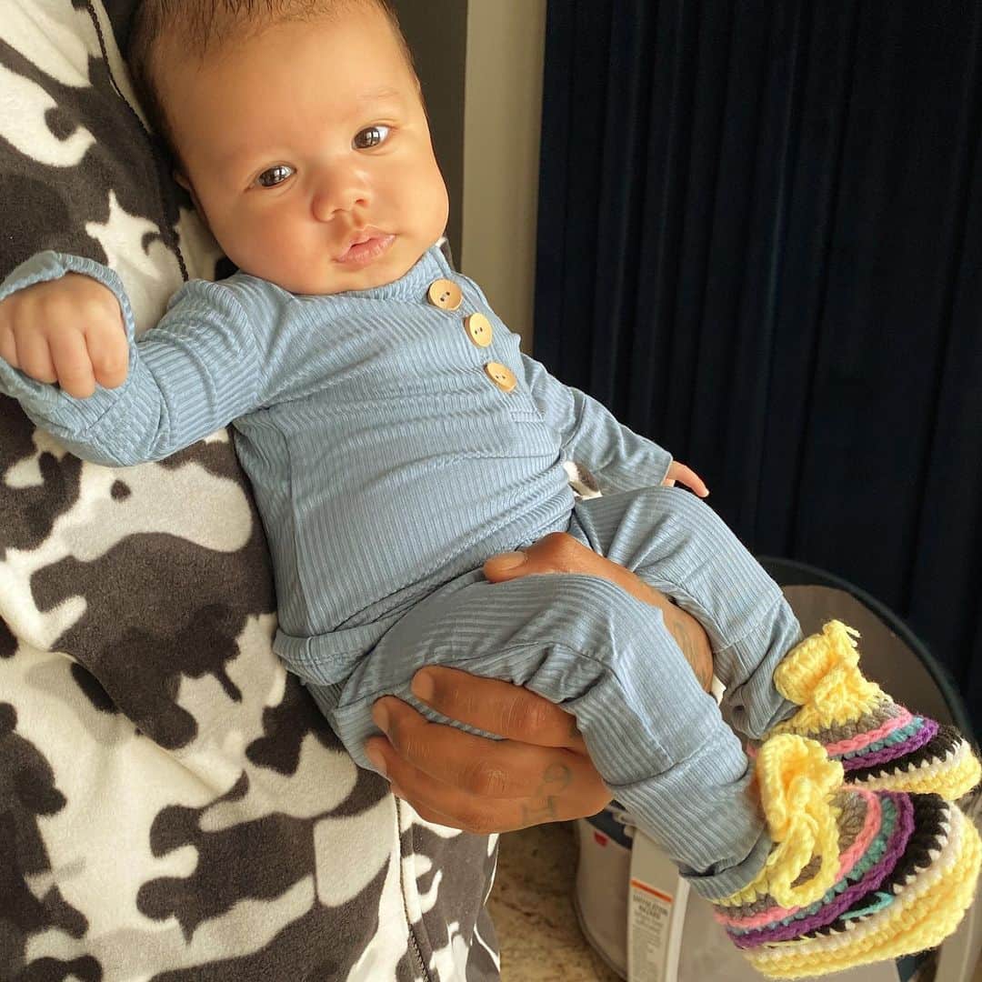アンバー・ローズさんのインスタグラム写真 - (アンバー・ローズInstagram)「Obsessed with these baby crocheted sneakers for Slash! @ourlilkicks 😍🥰👶🏽 #slashelectric #ad」12月5日 12時42分 - amberrose