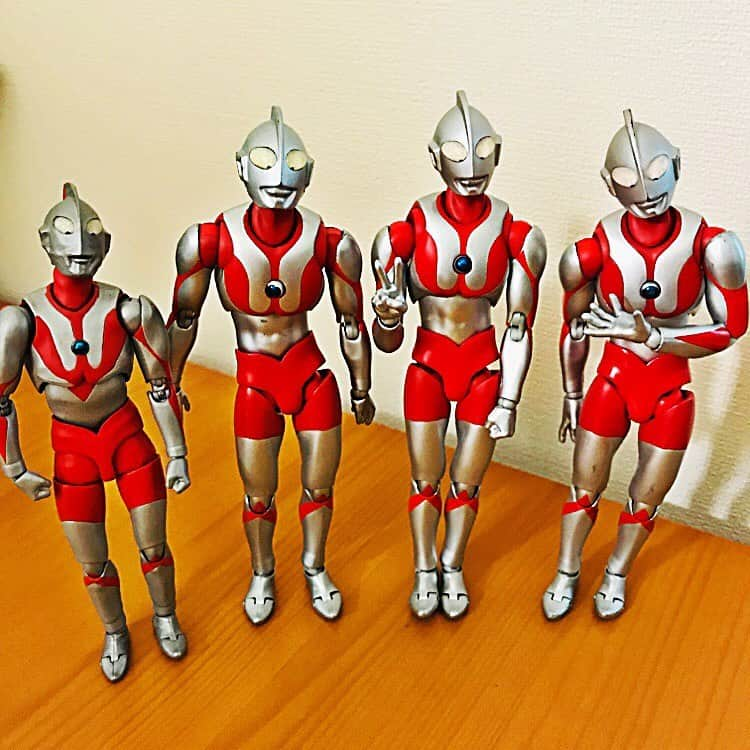 緒月遠麻さんのインスタグラム写真 - (緒月遠麻Instagram)「☺︎ ウルトラ増えた。笑  #うちのウルトラマン」12月5日 13時36分 - toma_ozuki