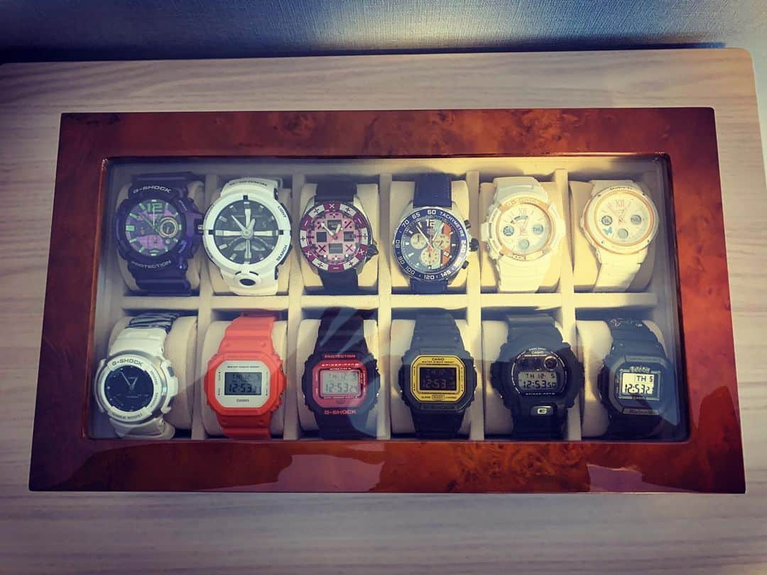 こにわさんのインスタグラム写真 - (こにわInstagram)「My watch collection.👍⤴︎ 俺の腕時計、本日開店‼️ #俺のシリーズ #watch #腕時計 #gshock #tagheuer #seiko #ジョジョの奇妙な冒険 #ラバコレ2018 #spiderman #coraboration #ロイヤルハウゼン」12月5日 13時46分 - koniwa1982