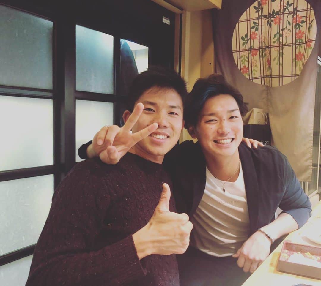 石川亮のインスタグラム：「#縁屋 #札幌 #めちゃくちゃ美味しい  #ピース被っちゃた」