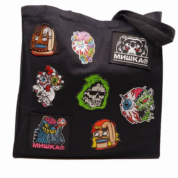 ミシカさんのインスタグラム写真 - (ミシカInstagram)「We have eight new #patches in our web-store! They originally premiered @designercon & now you iron or sew them on anything & everything! Just like this tote bag! #mishkaworldwide #wearyourweird」12月5日 14時02分 - mishkagram