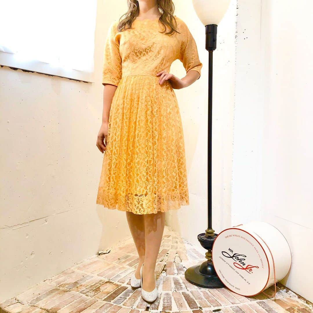 NUTTY Vintage&Collectibleさんのインスタグラム写真 - (NUTTY Vintage&CollectibleInstagram)「💎💎VINTAGE DRESS ARRIVAL💎💎 . <<50’s orange lacy dress>> パーティシーンに活躍のヴィンテージドレス、大量入荷いたしました‼️ 詳細はブログにてご紹介しております♬  https://nuttyblog.exblog.jp/28733907/  ドレスからベッドピース、ジュエリー等小物まで幅広くご用意しております。どうぞご覧にいらしてくださいね💫  #nutty #nuttyvintage #vintage #vintagefashion #vintagestyle #vintageshop #boutique #used #usedclothing #fashion #ootd #osaka #大阪 #堀江 #ヴィンテージ #ビンテージ #古着 #古着女子 #古着屋 #大阪古着屋 #ファッション #コーディネート#vintagedress#50s#dress#50s#60s#ヴィンテージドレス#成人式ドレス#卒業式ドレス」12月5日 14時26分 - nutty_vintage