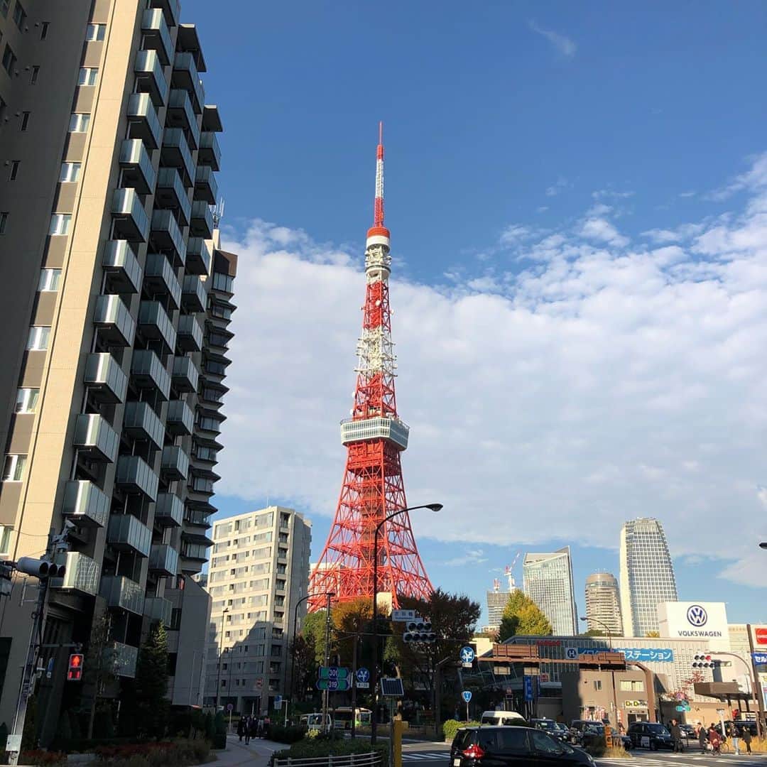 ゴリけんさんのインスタグラム写真 - (ゴリけんInstagram)「東京でお仕事。 偶然同じ事務所の先輩後輩と立て続けに遭遇。 これがTokyo。 #いつもここから #にゃんこすたー」12月5日 14時20分 - goriken1024