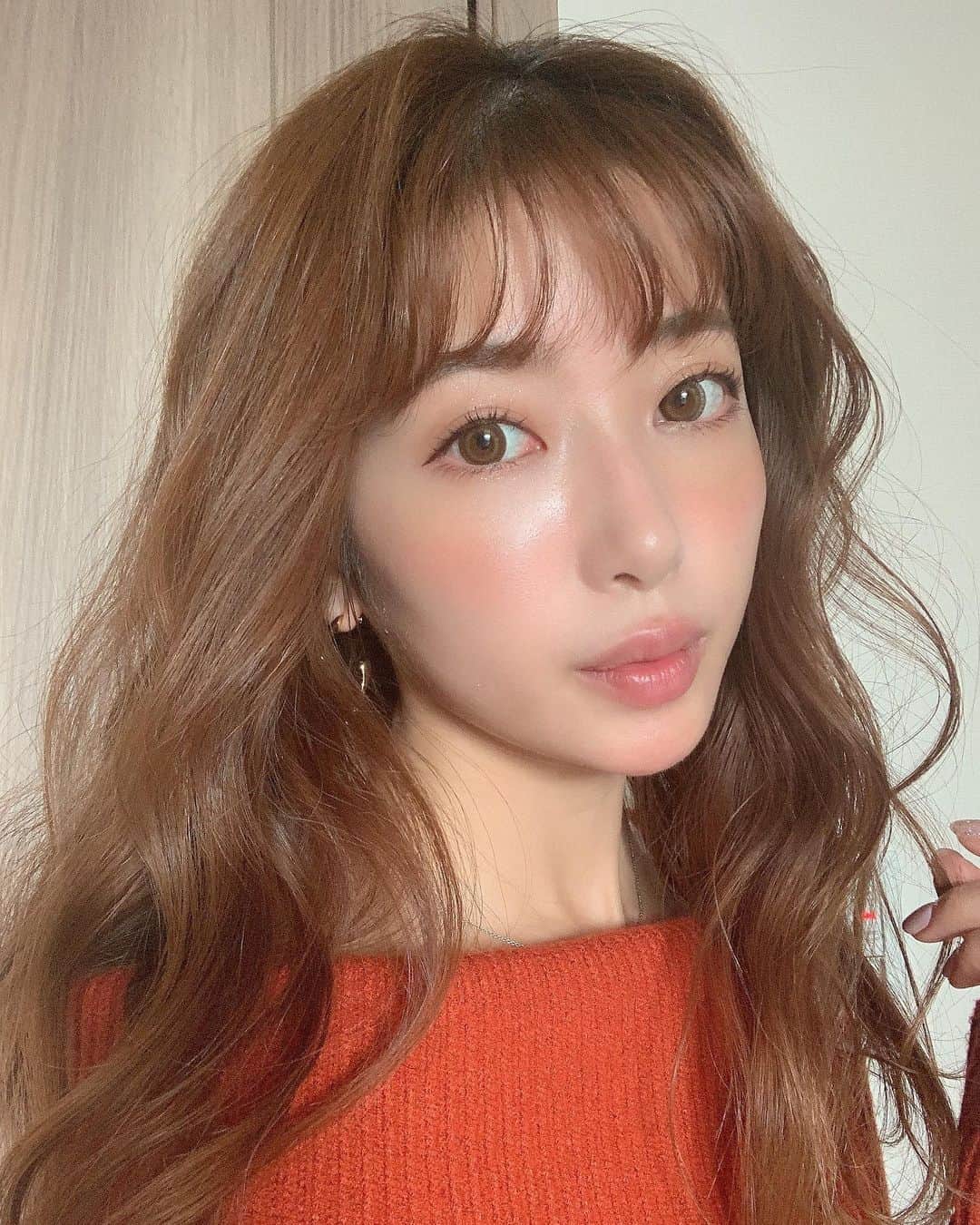 舟山久美子 くみっきー さんのインスタグラム写真 舟山久美子 くみっきー Instagram 髪の毛綺麗に巻けた Youtubeで今度紹介しようかな どーやろか 今日は茶色星人 コートとワンピは Micoameriofficial です Ootd Fashion