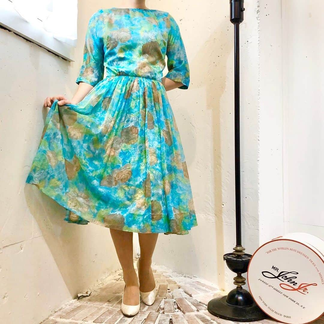 NUTTY Vintage&Collectibleさんのインスタグラム写真 - (NUTTY Vintage&CollectibleInstagram)「💎💎VINTAGE DRESS ARRIVAL💎💎 . <<50’s light blue flower chiffon dress>> パーティシーンに活躍のヴィンテージドレス、大量入荷いたしました‼️ 詳細はブログにてご紹介しております♬  https://nuttyblog.exblog.jp/28733907/  ドレスからベッドピース、ジュエリー等小物まで幅広くご用意しております。どうぞご覧にいらしてくださいね💫  #nutty #nuttyvintage #vintage #vintagefashion #vintagestyle #vintageshop #boutique #used #usedclothing #fashion #ootd #osaka #大阪 #堀江 #ヴィンテージ #ビンテージ #古着 #古着女子 #古着屋 #大阪古着屋 #ファッション #コーディネート#vintagedress#50s#dress#50s#60s#ヴィンテージドレス#成人式ドレス#卒業式ドレス」12月5日 14時30分 - nutty_vintage