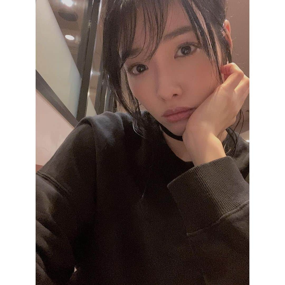 今野杏南さんのインスタグラム写真 - (今野杏南Instagram)「* キレイモさんへ行ってきました🤗 最近寒くなってきて肌がいつも以上に乾燥してきました😣✨ 日頃からの保湿も手抜きせずに、いつまでもつやつやなお肌でいたいですね☺️👏🏻💕 丁寧な施術、ありがとうございました🤗 そして、キレイモさんの新CMもめちゃめちゃカッコいいです👏🏻✨✨ * @KIREIMO_OFFICIAL #KIREIMO #キレイモ #脱毛 #脱毛サロン #全身脱毛 #女子力アップ #女子力 #肌ケア #美 肌」12月5日 14時57分 - anna_konno0615