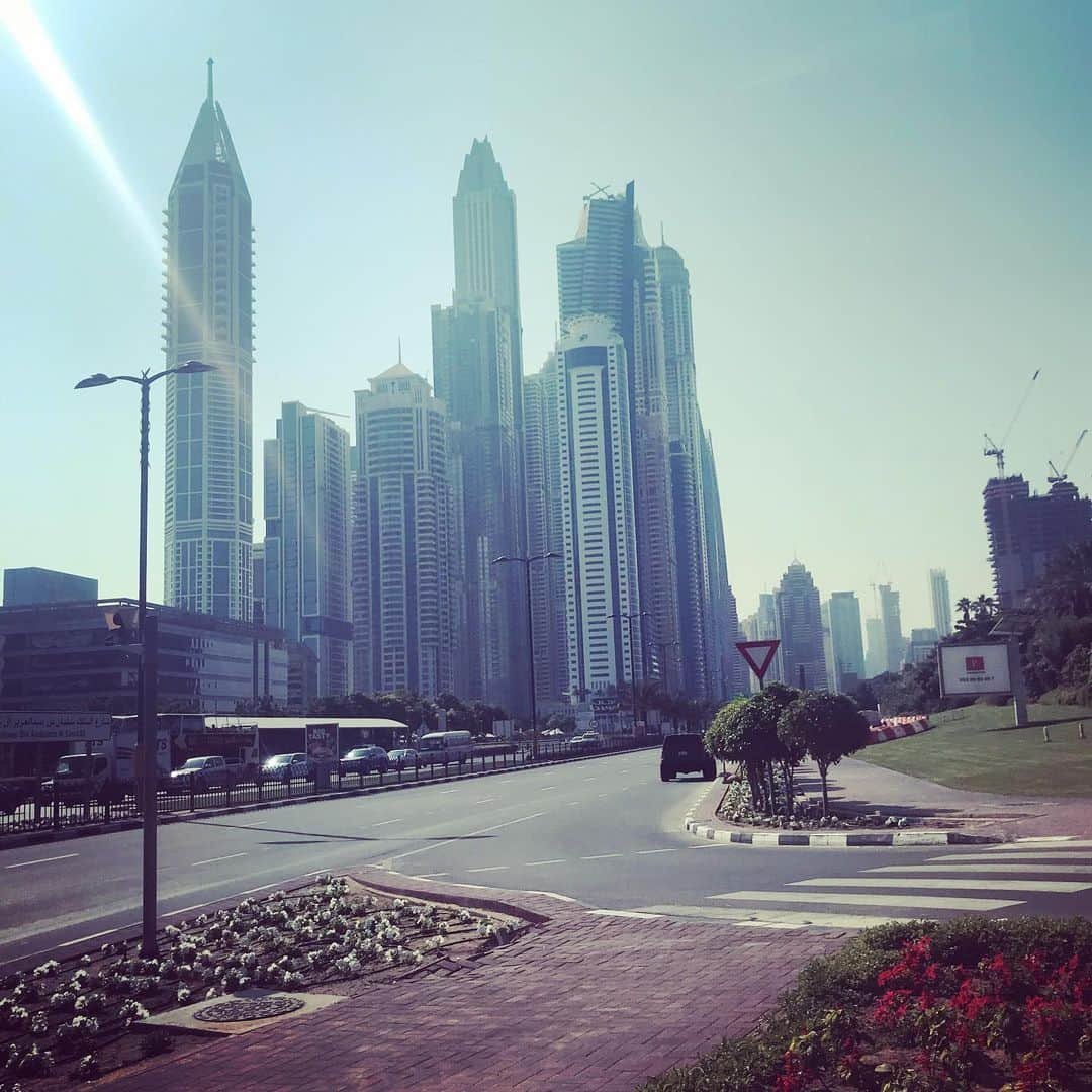 レイ・アレンさんのインスタグラム写真 - (レイ・アレンInstagram)「Dubai! #burjelarab #burjkhalifa @jumpman23 #souk #soledxb #jltcourt #unite #houseofjumpman」12月5日 16時03分 - trayfour