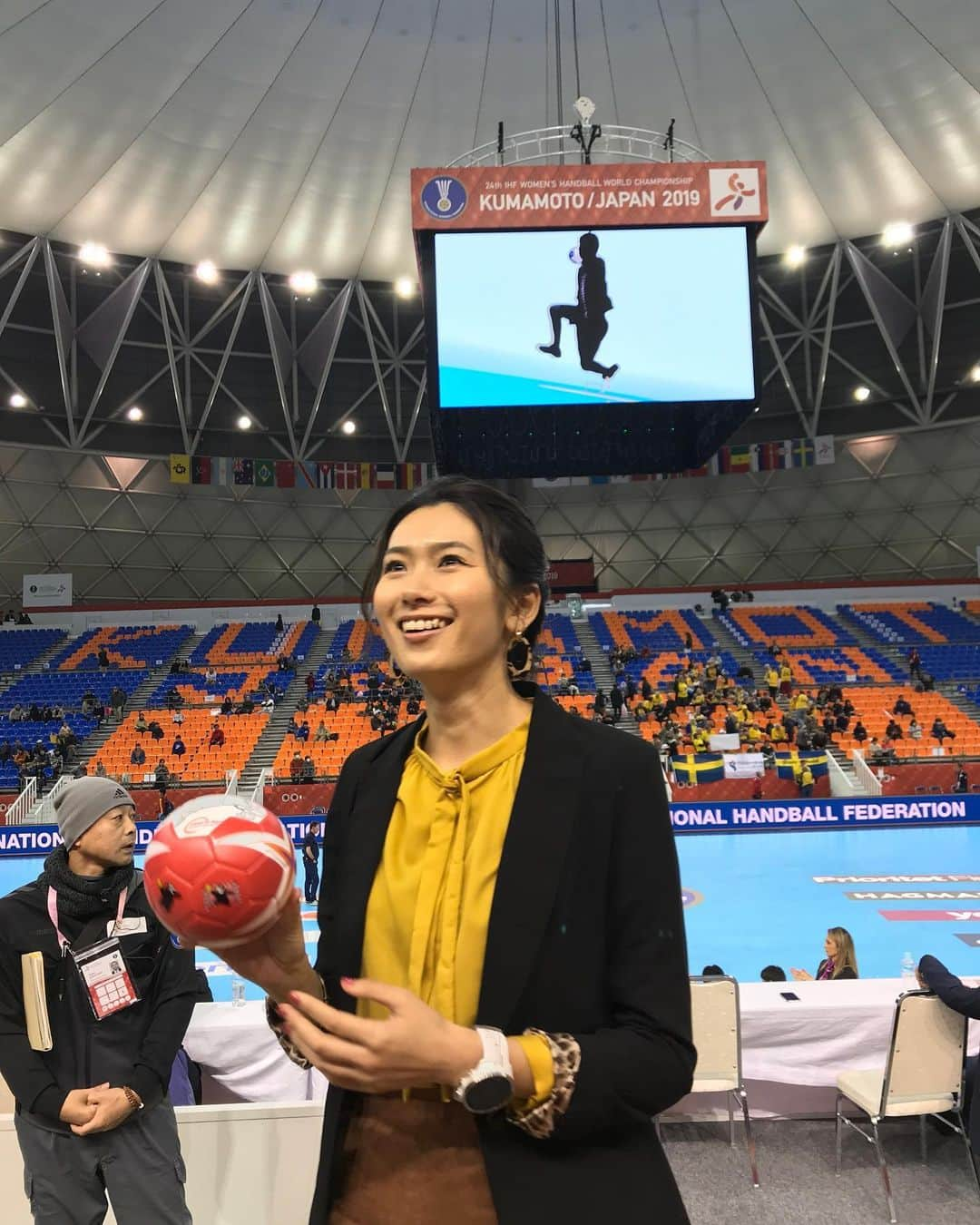 矢原里夏さんのインスタグラム写真 - (矢原里夏Instagram)「【NEWS】📺 【Women's Handball World Championship in Kumamoto】﻿ 📺くまもと県民テレビ﻿ 12/5(木)﻿ 17:00頃〜てれビタに再び生出演❣️﻿ #女子ハンドボール世界選手権 宣伝してきます！﻿ パークドームで待ってます！﻿ ﻿ ﻿ ﻿ 12/5(木)18:00〜﻿ 🇯🇵vs🇷🇺﻿ in パークドーム熊本﻿ ﻿ 📺 @jsports 17:50〜 生放送﻿ （無料・スマホ&タブレットでもご視聴頂けます）﻿ ﻿ ﻿ #おりひめジャパン﻿ #ハンドボール﻿ #ハンドボール部﻿ #スポーツ﻿ #熊本﻿ #handball﻿ #beachhandball」12月5日 16時17分 - rika_yahara