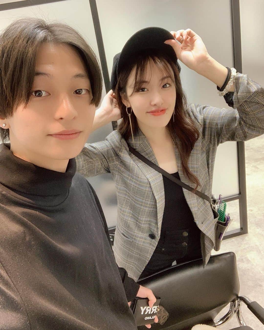 のインスタグラム：「友達にカットしてもらった。」