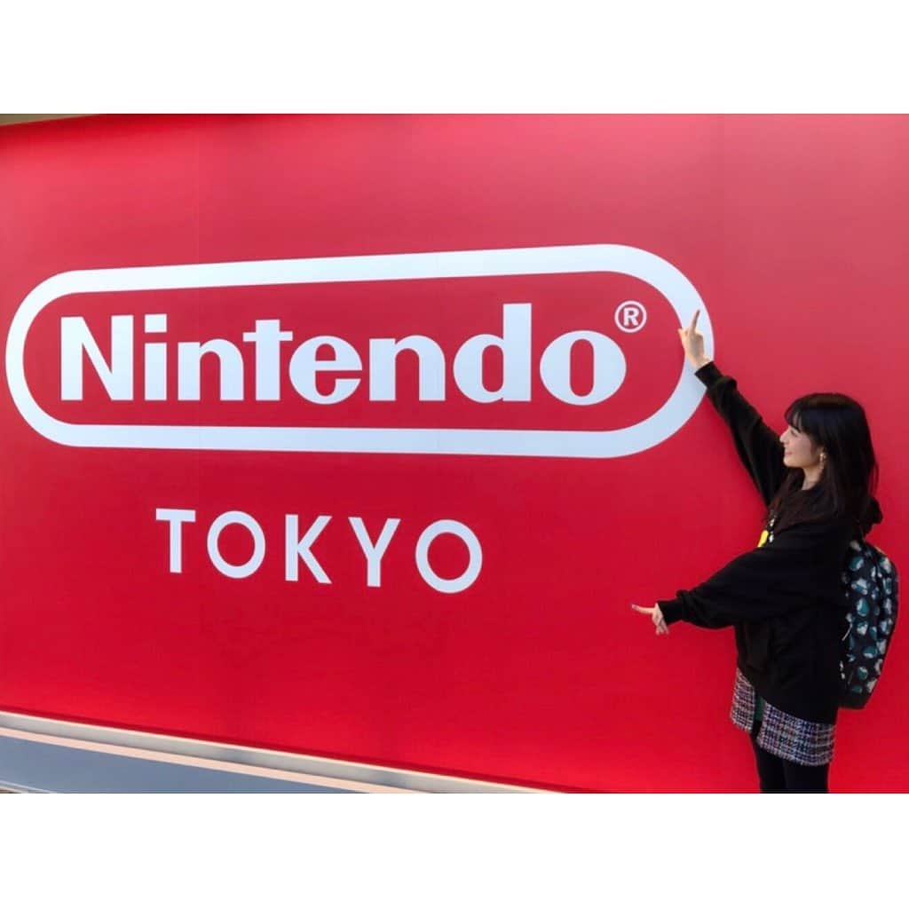 道重さゆみさんのインスタグラム写真 - (道重さゆみInstagram)「昨日は渋谷PARCOに行ってきました！ #nintendotokyo  #ポケモンセンターシブヤ 楽しすぎて楽しすぎて楽しすぎました✨はしゃいだなぁ ちなみに最近も相変わらずスプラよくしよるんやけどさ！武器、赤ザップに加えてプライムもぶち好き！ルールによって武器とギアを変えるっていう何かカッコイイ事してる！(ウデマエぶち低い)」12月5日 17時03分 - sayumimichishige0713