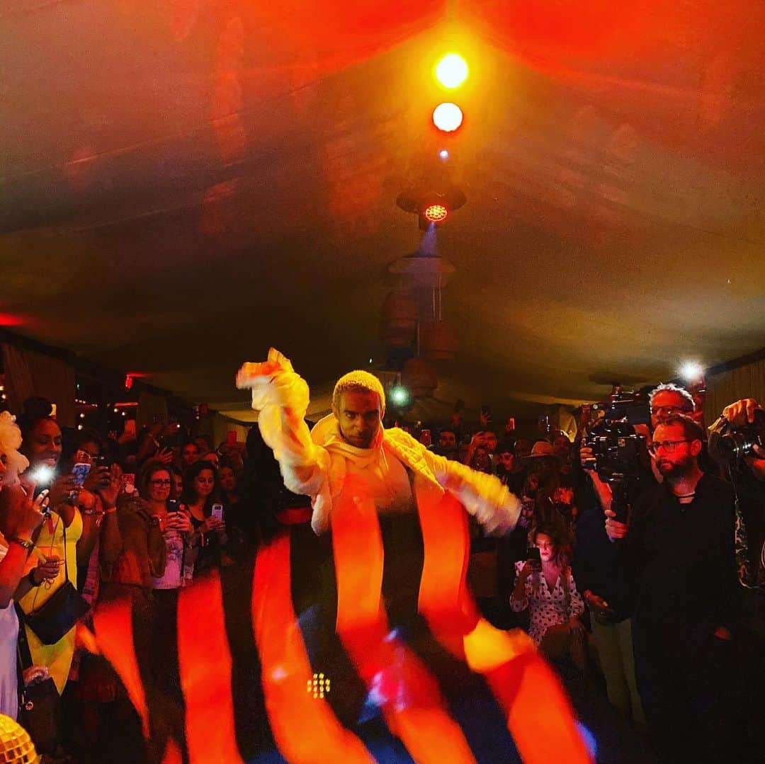 スウィズ・ビーツさんのインスタグラム写真 - (スウィズ・ビーツInstagram)「Tonight was a Epic night in miami as @thedeancollection supported the Ballroom dance movement with @rashaadnewsome 🏆 This form of dancing / ART is pure performing ARTs  at its best 🙌🏽 thx @facebook @oolitearts @sohohouse . Let’s keep it going 🙌🏽 The Beats were crazy!!!!!!!!!」12月5日 17時05分 - therealswizzz