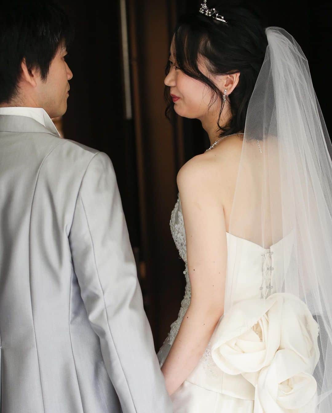 【公式】小さな結婚式さんのインスタグラム写真 - (【公式】小さな結婚式Instagram)「@petit.wedding をフォローしてね♩ #小さな結婚式 をつけてのお写真投稿も大歓迎です♡ こちらの公式IGでリグラムさせていただきます＊ .  フォトウェディングは一生の思い出に* おふたりらしい素敵な笑顔で 宝物になるようなフォトを形に残しましょう＊ . >>#小さな結婚式大宮店 . ——————— #小さな結婚式  #petitwedding #前撮り #結婚式  #プレ花嫁 #卒花 #アットホーム #少人数 #家族婚 #少人数結婚式 #ウェディング #ウェディングドレス #wedding #bridal #weddingdress #花嫁 #結婚式準備 #式場探し #日本中のプレ花嫁さまと繋がりたい #結婚式の思い出に浸る会 #結婚準備 #フォト #フォトウェディング #チャペル  #チャペル挙式」12月5日 17時14分 - petit.wedding