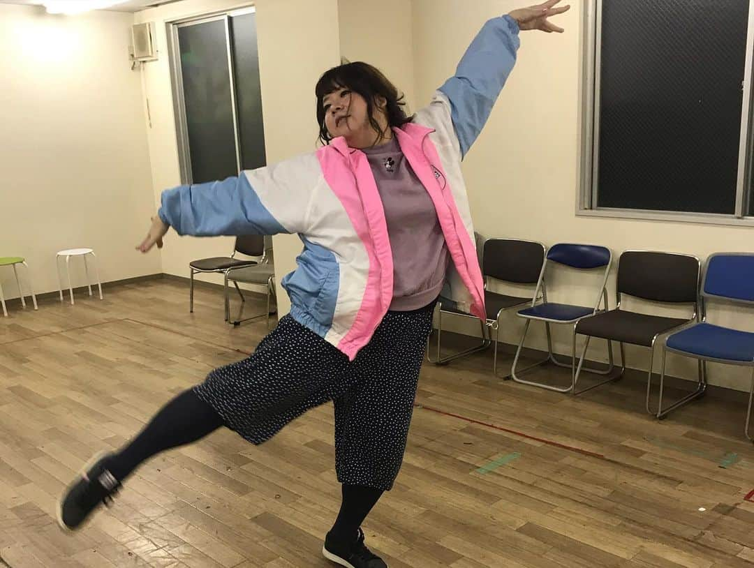 堀川絵美さんのインスタグラム写真 - (堀川絵美Instagram)「吉本坂46の2期生オーディション、三次で散ってしまいましたーーー！応援してくださった皆様ごめんなさい。そして何より心から、ありがとうございました！！ ダンスばりむずでヒイヒイ言いながらでしたがなんとかオーディション本番やり切りましたので、悔いはないです！仕事終わりお疲れのところ毎日稽古してくれた、友達のジーコ先生のおかげです！いろんな方に支えていただいている！ 本当にみなさまありがとうございます。今後とも応援していただけるとうれしゅうございます！ #吉本坂2期生オーディション」12月5日 17時33分 - horipis