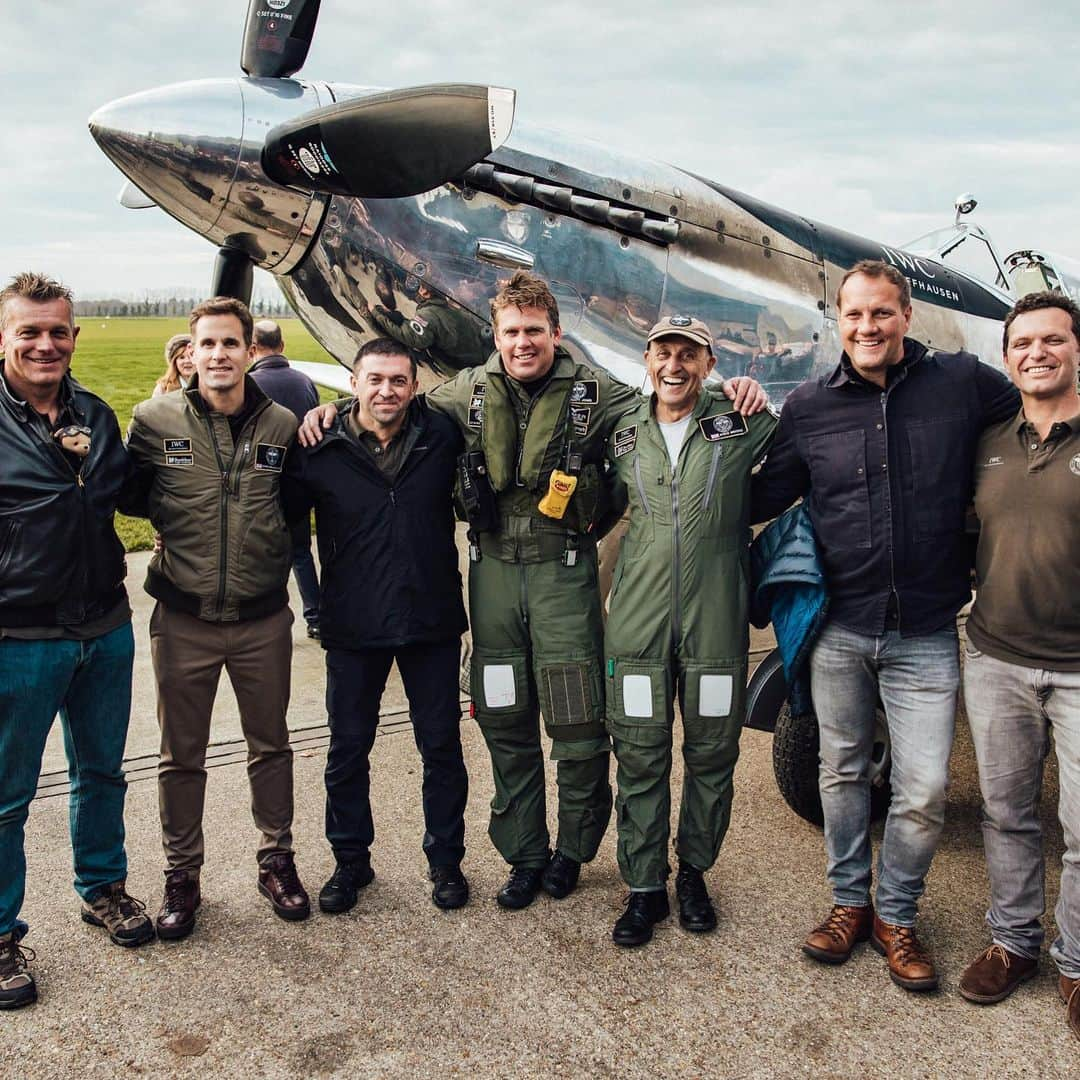 IWCさんのインスタグラム写真 - (IWCInstagram)「What an incredible journey! The #SilverSpitfire is home after four months of a phenomenal expedition. Pilots Steve Boultbee Brooks and Matt Jones made aviation history after completing the first ever round-the-world flight in a Spitfire. @thesilverspitfire #IWCWatches #IWCPilot」12月6日 3時11分 - iwcwatches