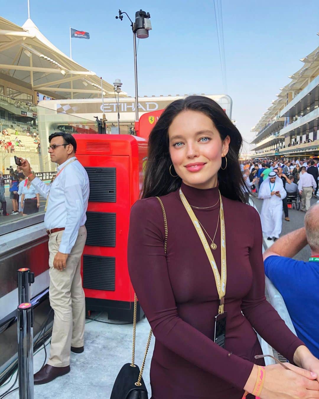 のインスタグラム：「Missing that Abu Dhabi heat and @f1 festivities. 🏎  Thank you @etihadairways for an experience of a lifetime! ❤️❤️❤️」