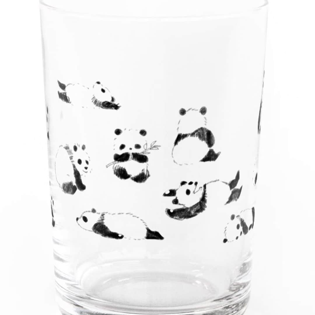momoroさんのインスタグラム写真 - (momoroInstagram)「suzuriさんで新しくグラスが作れるようになったので作ってみました😊飲み物と相性が良さそうな柄をひとまず。 https://suzuri.jp/momoro66 ペンギンは牛乳を入れると良さそう。麦茶の海でカワウソ、コーヒーの海で深海生物を泳がせるのも良いかもです😊 #グラス #ももろ#illustration #イラスト #suzuri」12月5日 19時35分 - momoro6666