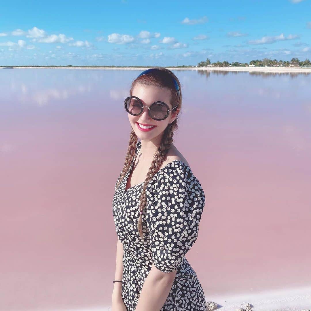 紗蘭さんのインスタグラム写真 - (紗蘭Instagram)「カンクンに来てるよ🇲🇽💞💞💞 ピンクレイク想像してたよりも綺麗すぎて本当に感動した😭💖 こんなに綺麗なピンクだけど、毎日がピンクじゃないらしく、雨が降ったりするとグレーになったり、風が吹くとピンクじゃなくなるらしい！！😳 時期も最高で天気に恵まれて、綺麗なピンクが見れて幸せ〜🥰💞💞💞 #メキシコ #カンクン #mexico #cancun #pinklake #pinklagoon」12月5日 19時36分 - saracchidayo