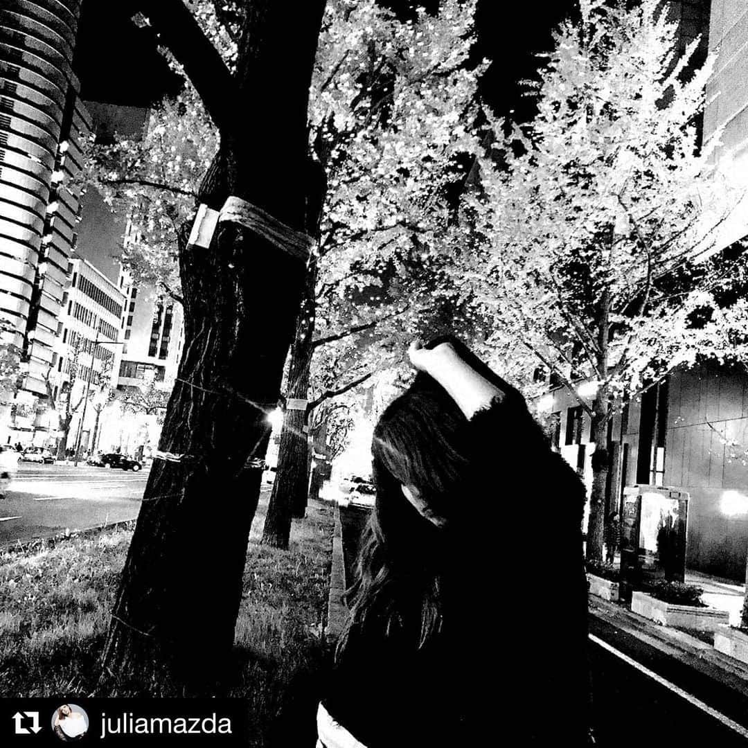 Ju-kenのインスタグラム：「🎸松田樹利亜in令和2nd🎤  千葉の柏にて熱くプレイ🔥  お近くの方は是非⚡️ #Repost @juliamazda with @get_repost ・・・ 令和２年一発目のライブ決定しました！ 今回も面白いイベントになりそう✨ チケットは明日夜９時から予約開始！ 2020年、マツダトバシマスデス。 【日程】2020年1月19日(日) 【会場】柏ThumbUp 【タイトル】「LOUD MASTER」 【チケット】前売￥4,000 当日￥4,500 【チケット発売日】 12月5日PM9:00～　info@julia-m.com 【開場・開演】OPEN 16:30/START 17:00 【出演バンド】 「松田樹利亜 」 JULIA /原田喧太 /ju-ken /小柳“Cherry ”昌法 「KING RYO」 「大山まき」 ■購入ページURL https://eplus.jp/sf/detail/3142120001-P0030001  #松田樹利亜 #JULIA #原田喧太 #ju_ken #小柳Cherry昌法」