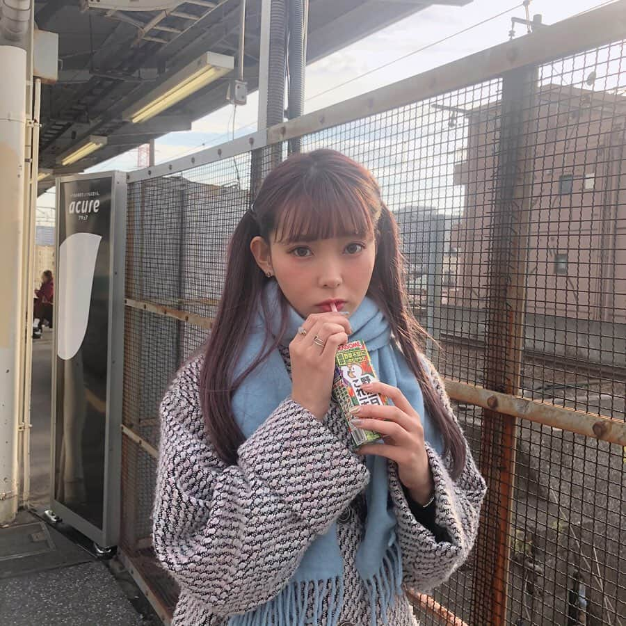 mimさんのインスタグラム写真 - (mimInstagram)「野菜一日これ一本🙋‍♀️🙋‍♀️🙋‍♀️ ひさびさにハーフツインテールしました💙  #me#fashion#photo#instagood#followme#merryjenny#viviennewestwood#amijed」12月5日 19時56分 - mim_11_11