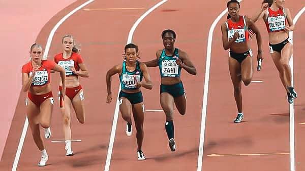 イダ・カーストフさんのインスタグラム写真 - (イダ・カーストフInstagram)「#tbt World championships w @the_danish_relayteam 🔥 • •  #world #championships #doha #worldchampionships #doha2019 #relay #4x100m #relayteam #denmark #athlete #sprint #athletics #running #athletelife #danish #girl #nationalteam」12月5日 20時01分 - idakkarstoft