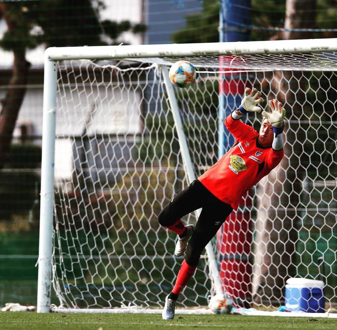 林彰洋のインスタグラム：「Preparation For Season Last Match🔵🔴 #fctokyo」