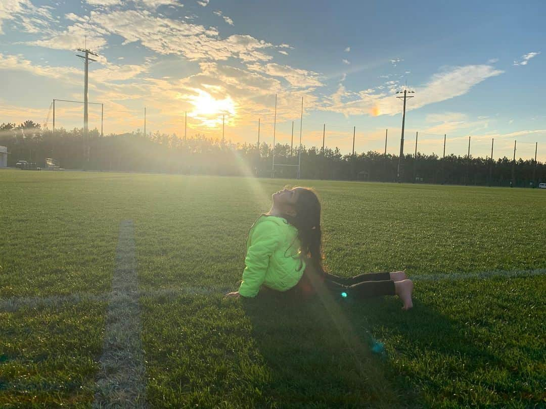 エリナ シルカさんのインスタグラム写真 - (エリナ シルカInstagram)「Baby yogi 🧘‍♀️ * * * * #yoga #kidsyoga #yogainspiration #upwardfacingdog #twins #boygirltwins #toddlertwins #ヨガ　#キッズヨガ　#ヨガジョ #ヨガポーズ #ヨガライフ」12月5日 20時46分 - laura_elina_ymd