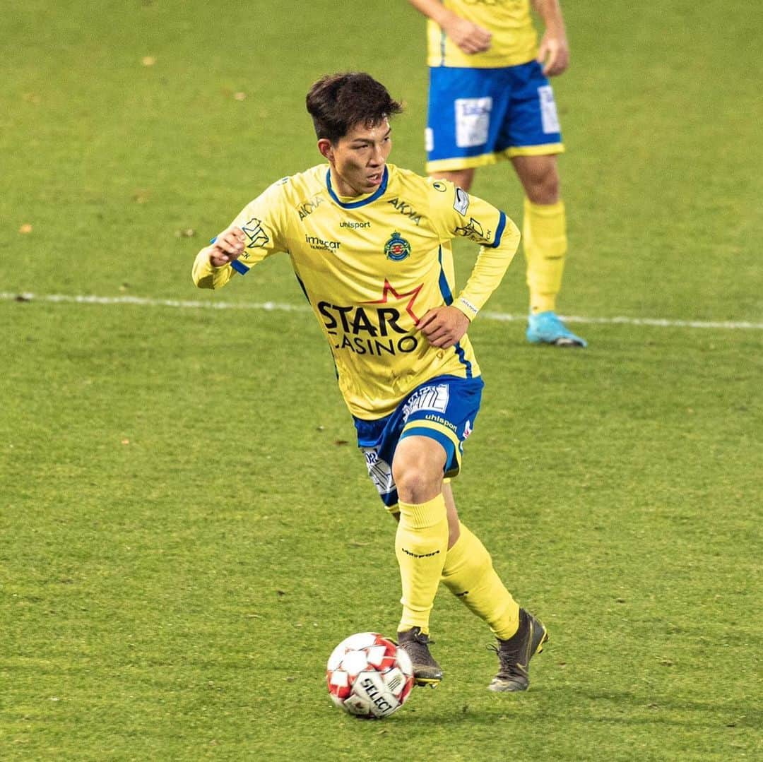 小林祐希さんのインスタグラム写真 - (小林祐希Instagram)「チームとして勝てずに苦しい時期が続いている。 そんな時は自分が出来ることを一つ一つ丁寧にやっていくしかない。 状況を劇的に変えてくれる魔法はない。」12月5日 21時01分 - 4yuki.kobayashi