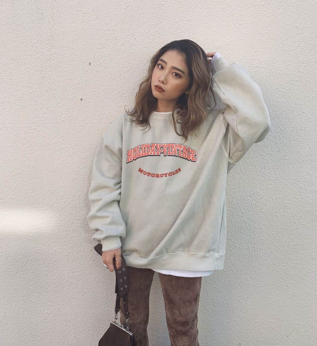 yuikoさんのインスタグラム写真 - (yuikoInstagram)「即完だったHOLIDAY VINTAGE sweat再入荷予定してます✌︎再入荷リクエストお待ちしてまーす🏍 履いてるcorduroy rib ptは発売中🐻履きやすすぎて2色買い☺️ @flugge_official  #flugge#flugge_official」12月5日 21時29分 - _yuiko__