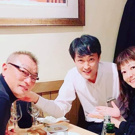 NAOMIさんのインスタグラム写真 - (NAOMIInstagram)「今夜は ブリヂストンの方との 「打ち合わせdinner」に ご挨拶を兼ねて 私も同席致しました。  ブリヂストンと言えば 福岡県久留米市の 育ての親とも言うべき大企業です。  主人を始め 自転車ナショナルチームも 応援して頂いております❣️ #いつもありがとうございます♡ #東京オリンピックに向けて #今後ともよろしくお願い致します🚴‍♀️ #ブリヂストン  中野浩一🚴‍♀️」12月5日 21時30分 - naominakano703