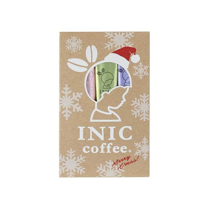 INIC coffeeさんのインスタグラム写真 - (INIC coffeeInstagram)「✨🎄クリスマス限定ギフト発売のお知らせ🎄✨ . INIC MARKETにて、本日よりクリスマス限定のギフトを発売いたします！ . ギフトはシーズン特別仕様になった「INIC coffee　クリスマスアソート」と、 新発売の「コーヒービーンズチョコ」または大人気の「カフアボトル」をセットに致します。 . コーヒー専用ボトルであったかなひと時をお過ごしいただいたり、 おいしいスイーツとリラックスタイムにもピッタリ☆ . クリスマスだけの特別なラッピングでお届け致します。 ギフトはオンラインにて数量限定販売となりますので、どうぞお早目に！ . ▼COFFEE BEANS CHOCOLATE 【数量限定】Merry Christmas＆Bottle BOX https://www.inic-market.com/fs/inicmarket/4560466077788 【数量限定】Merry Christmas＆Sweets BOX https://www.inic-market.com/fs/inicmarket/4560466077764 　Merry Christmas coffeeアソート12P https://www.inic-market.com/fs/inicmarket/4560466077771 #INICcoffee #INIC #coffee #コーヒー豆 #coffeebeanschocolate #life #iniclife #イニックコーヒー #イニック #5秒で本格コーヒー #丁寧な暮らし #おうちカフェ #秋冬 #限定 #新商品 #新発売 #食欲の秋 #チョコレート #コーヒービーンズチョコ #ホワイトチョコレート #ビター #ホワイトチョコ #ダークチョコ #カフアボトル #クリスマス #クリスマス限定 #数量限定 #リミテッド #限定ギフト #ギフト」12月5日 21時31分 - iniccoffee