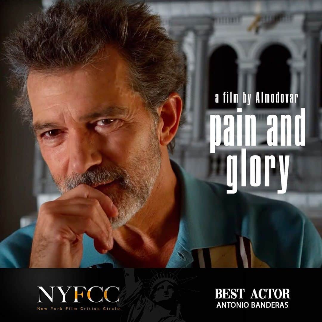 アントニオ・バンデラスさんのインスタグラム写真 - (アントニオ・バンデラスInstagram)「Grateful and very excited for the Best Actor Award for #PainAndGlory from the New York Film Critics Circle! Thank you! ____ #NYFCC @sonyclassics @eldeseo_」12月5日 21時47分 - antoniobanderas