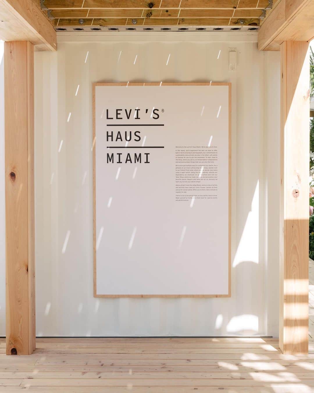 Levi’sさんのインスタグラム写真 - (Levi’sInstagram)「Today we open #LevisHausMiami ☀️ A pop-up space in Wynwood that brings you the best the brand has to offer. It’s part art gallery, part outdoor lounge and part studio. We’ll see you today at #LevisHausMiami. . 📍 2700 NW 2nd Avenue in Wynwood ⏰ 11am - 11pm ♥️ #LiveInLevis」12月5日 22時00分 - levis