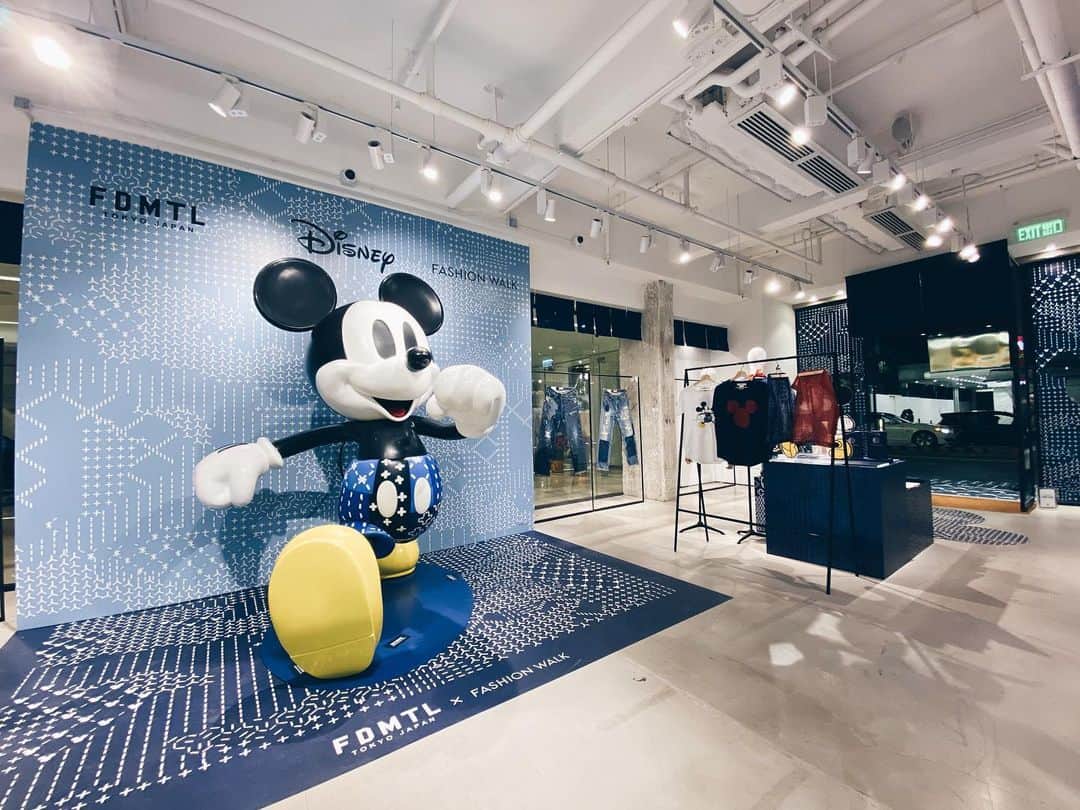 ファンダメンタルアグリーメントラグジュアリーのインスタグラム：「Please come and say hi to Mickey with lovely Sashiko pants! We cooperate with @hkfashionwalk to hold up an exhibition which is titled “BORO REPLICA & DENIM  EXHITBITION”. The exhibition showcases a series of boro replica and indigo goods , such as Boro Kimono , Boro @neweracap and a lot more.  There’s a popup store brings #FDMTL for Mickey Mouse collection which is only available at Fashion Walk Hong Kong. The exhibition start today till 2 January.」
