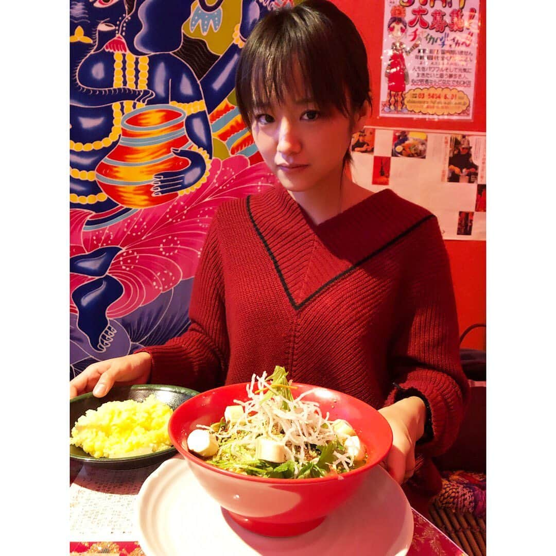 真下玲奈さんのインスタグラム写真 - (真下玲奈Instagram)「マジスパとやらに行ってみました。 お店おすすめのだいぶ辛めを選んじゃったのでビビリ顔🧛🏾‍♂️🙌 . . なんだっけな？涅槃？ だいぶ辛いけど、慣れてくると美味しい😎😎😎 . #スープカレー#スープカレー🍛 #マジックスパイス #マジスパ#マジスパ下北沢 #初めてまして#マジックスパイス下北沢店 #チキンカレー#チキンスープカレー」12月5日 22時12分 - r.mashitaaa.221