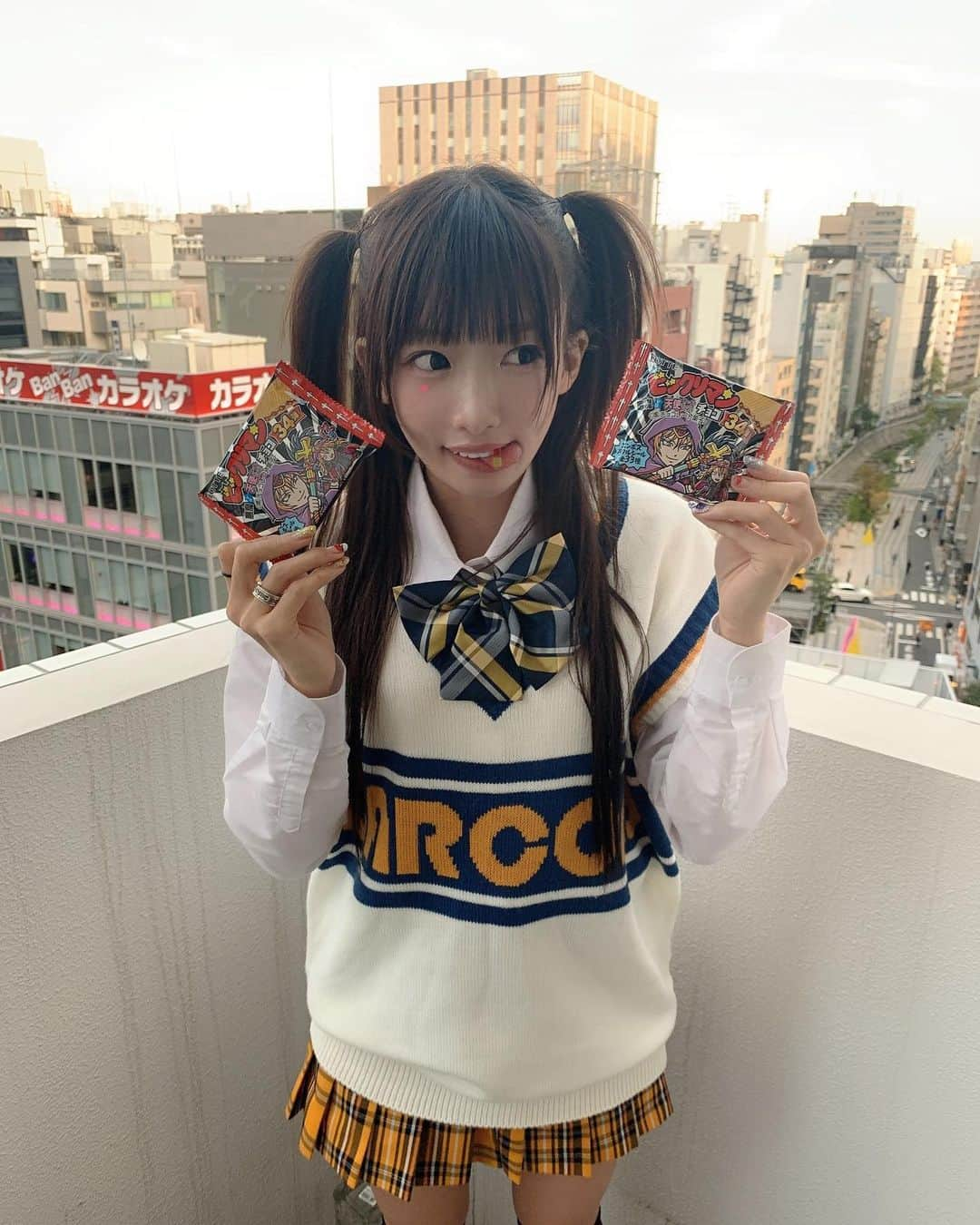 椎名ひかり（ひかりん）さんのインスタグラム写真 - (椎名ひかり（ひかりん）Instagram)「リボン誰か正面になおして アラブってる🇦🇪 #ビックリマン #ビックリマンチョコ　#ビックリマン舞台　#サタンマリア　#舞台ビックリマン　 #制服コーデ　#学生コーデ　#conomi  #code #fashion #ootd #秋コーデ #秋服 #今日の私服 #今日の服 #カジュアルコーデ #私服 #コーディネート #プチプラコーデ #プチプラ#着まわし #着まわしコーデ」12月5日 22時20分 - pikarin_shiina