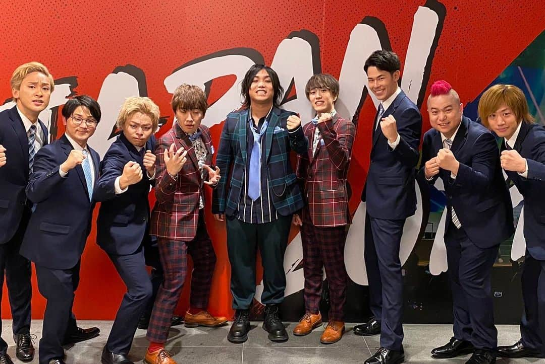 としみつさんのインスタグラム写真 - (としみつInstagram)「YTFF2019  今年も出演させてもらえました！ありがとうございます。  初めて出演させてもらった4年前に比べると本当にクリエイターが増えたなぁと感じます。  その中で、あの頃から切磋琢磨してきた同世代のクリエイター達と今もこうして一緒にステージに上がれることが本当に嬉しいです。  まだまだ他に負けないようにがんばります！  #ytff2019」12月5日 22時52分 - toshimitsu_tokaionair