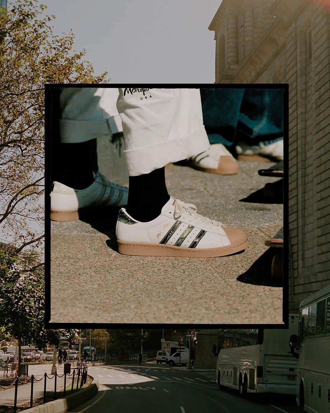 adidas Skateboardingのインスタグラム：「Asphalt edge /// The Superstar 80s by Metropolitan sets an icon against skateboarding’s most definitive backdrop, New York City. Available Dec 7th in store and online at adidas.com/skateboarding. • #adidasSkateboarding x #Superstar80s」