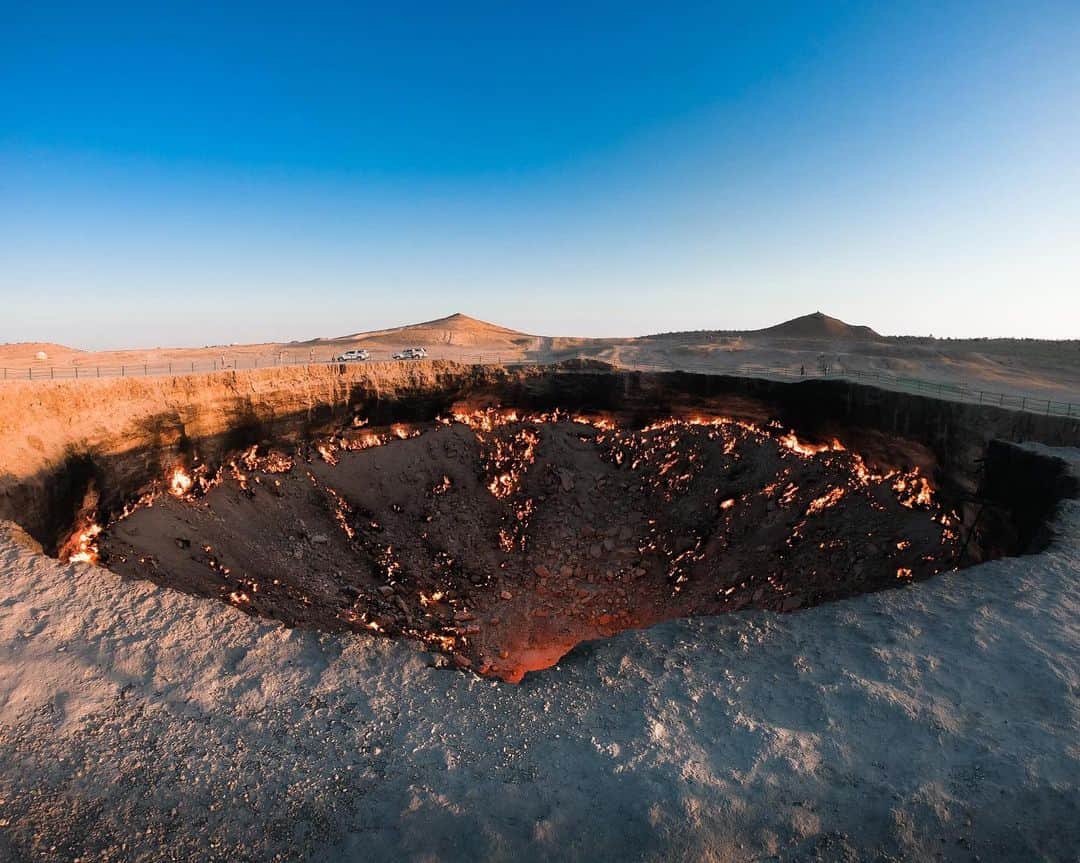 goproさんのインスタグラム写真 - (goproInstagram)「Photo of the Day: "What is that?" You thought it, didn't you? @divergenttravelers took their #GoPro to the #DoorToHell, a natural gas field turned underground cavern in #Turkmenistan. • • • #GoPro #GatesOfHell #Crater #Darvaza」12月5日 23時38分 - gopro
