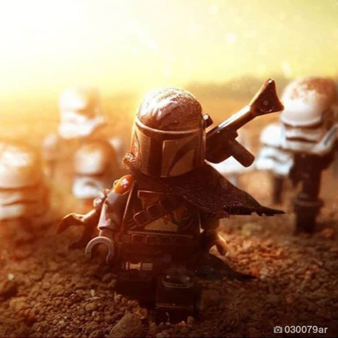 LEGOさんのインスタグラム写真 - (LEGOInstagram)「Raise your blasters in the air if you’ll be watching The Mandalorian on @disneyplus ? 🙌  Thanks to @030079ar for the awesome images. #Mandalorian #LEGOStarWars」12月6日 0時00分 - lego