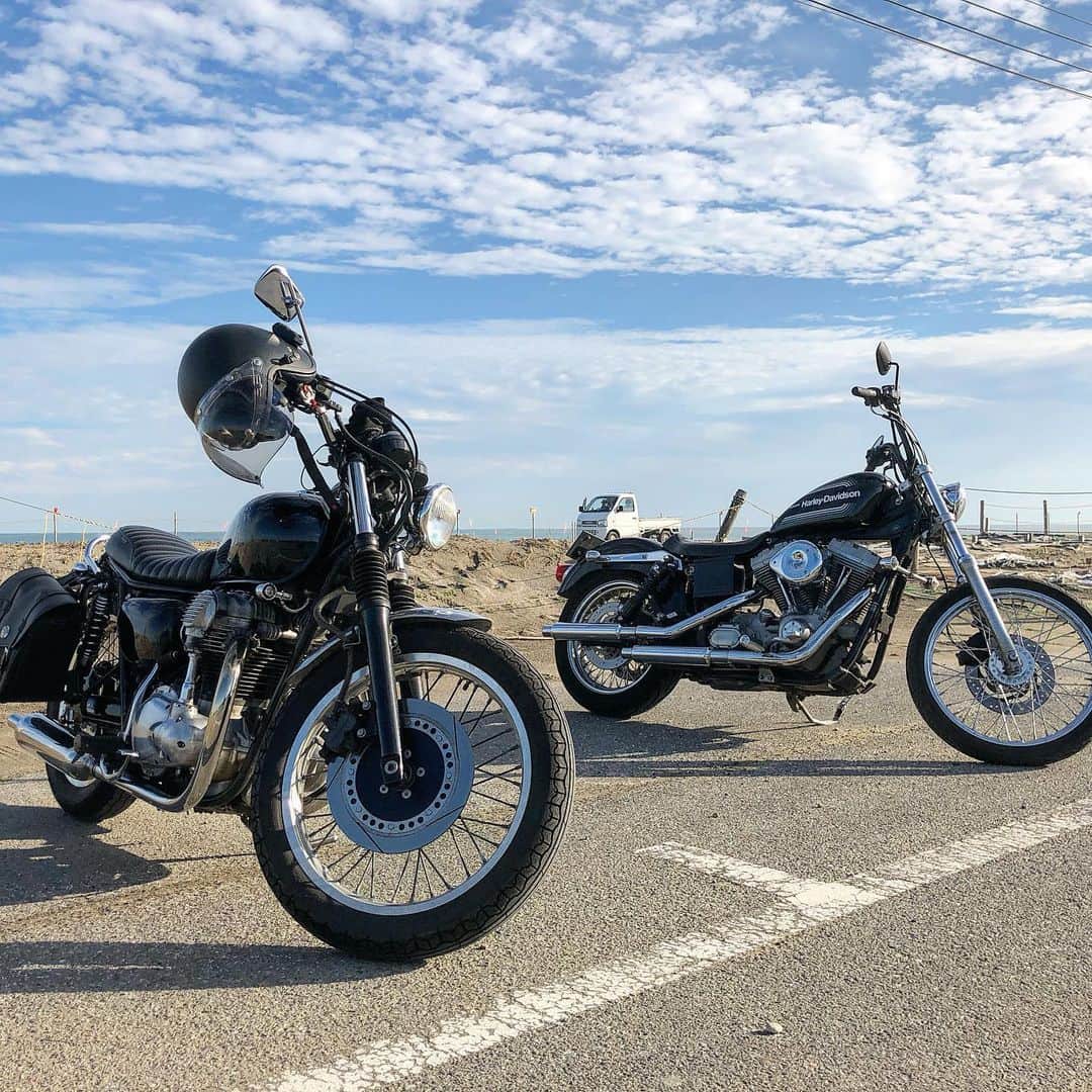 岡峰光舟さんのインスタグラム写真 - (岡峰光舟Instagram)「9ミリ和彦とリフレッシュツーリング。 ノープラン千葉紀行、ナイスドライブインとナイス九十九里浜、からの温泉。楽しかったです。#harleydavidson  #kawasakiw650」12月6日 0時26分 - kohshuokamine