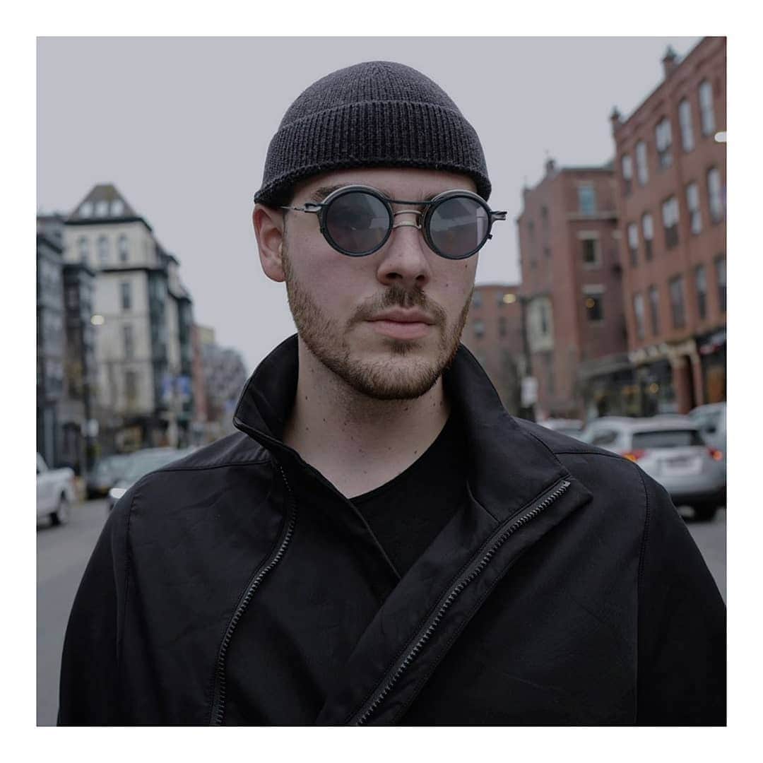 のインスタグラム：「: Repost from Dave @1i1i1ii1 . my headshots for the upcoming film “leon the unprofessional” about a guy who is always late to work. (@rigards for @somaoptical)」