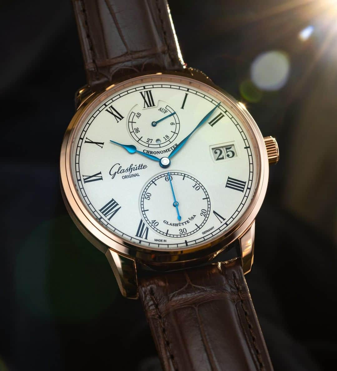 グラスヒュッテさんのインスタグラム写真 - (グラスヒュッテInstagram)「Introduced in 2019 and marking the 10th anniversary of its initial launch, the updated Senator Chronometer features minutely fine-tuned details, including a slimmer bezel over its 18ct red gold case and genuine blued steel hands over a silver-grained lacquer dial with laser-engraved and black galvanized markings. From a spectacular dial to highly accurate movement manufacturing, the Senator Chronometer is a most immersive journey into fine watchmaking.  #GlashütteOriginal #GlashuetteOriginal #SenatorChronometer #chronometer #redgold #elegance #madeingermany #watchmakingart #precision」12月6日 1時10分 - glashuetteoriginal