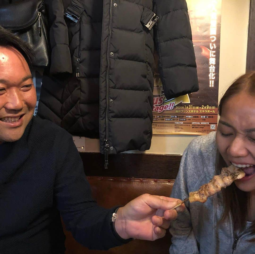 やまだひさしさんのインスタグラム写真 - (やまだひさしInstagram)「タイから新婚旅行のカップルが来日！いいもんだなぁ。 他人の幸せが自分の幸せになる人生って最高。  #やまだひさし #ラジオ　#DJ  #グルメ　#ノマド　#帰国　#来日　#タイ　#新婚　#居酒屋」12月6日 1時45分 - yamadamic