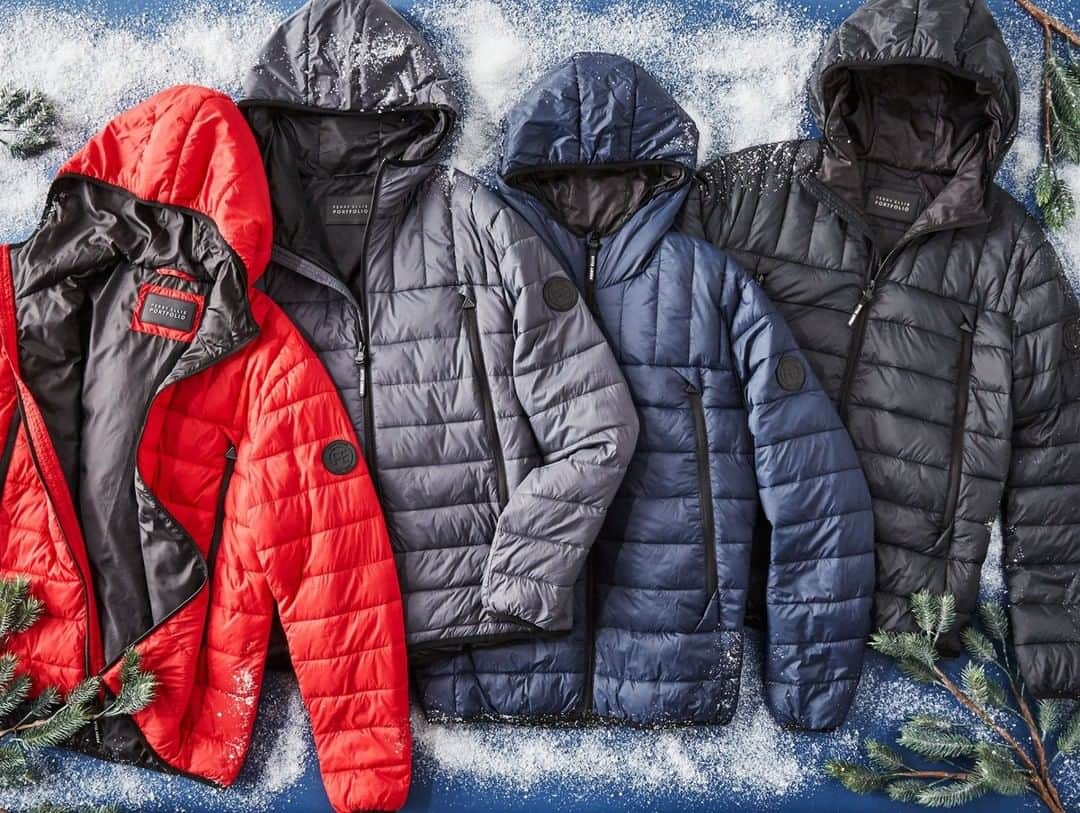 ペリーエリスのインスタグラム：「Your new go-to jacket has arrived. Our tech lightweight puffer is Winter ready.  #LifeReadySince1976」