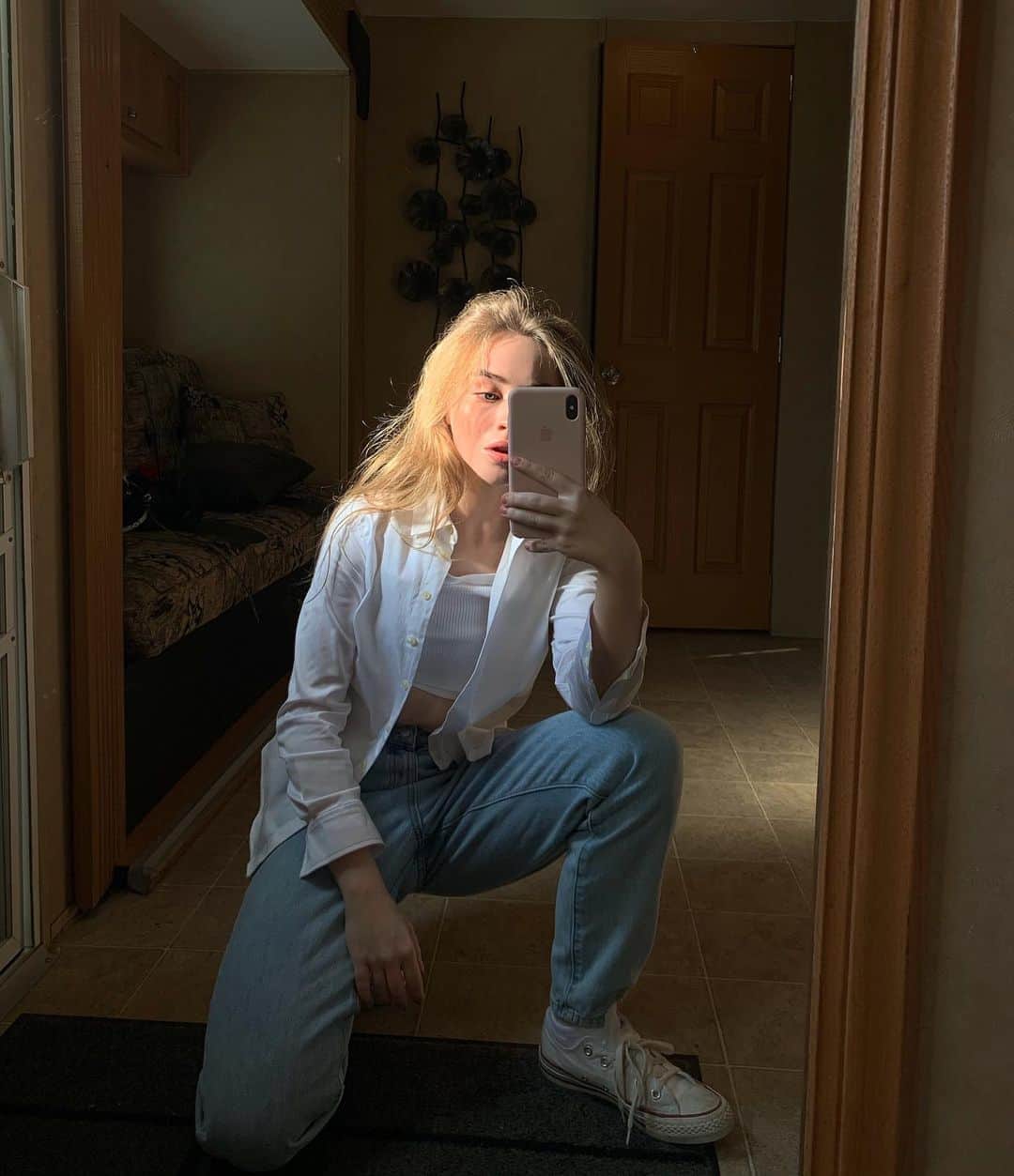 サブリナ・カーペンターのインスタグラム：「wake up in the morning feeling like p diddy」