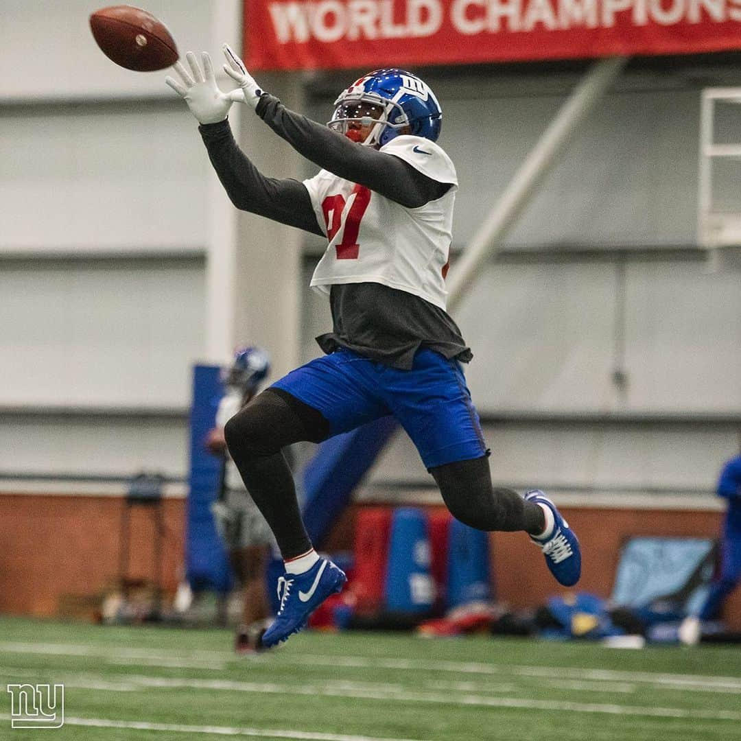 New York Giantsさんのインスタグラム写真 - (New York GiantsInstagram)「MNF prep underway 💪」12月6日 2時51分 - nygiants