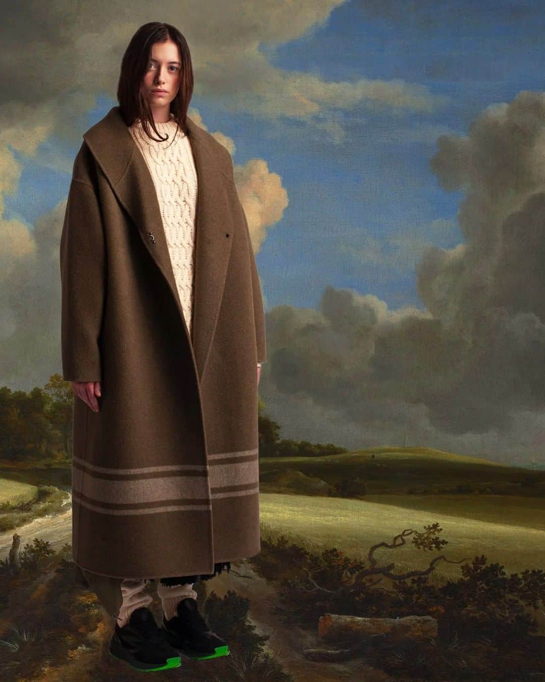 のインスタグラム：「Japanese brand Hyke’s intention is “to evolve fashion history by our heartstrings”. The Parka Coat is now available online @hyke_official #hyke」